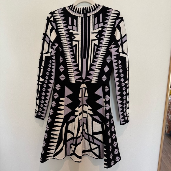 Geometric Patterned Black and White Dress - Picture 7 of 8